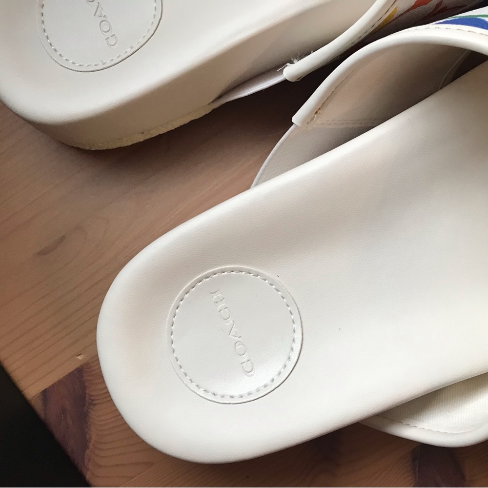 🌈 Coach Rainbow Signature Crossover Sandal - Picture 7 of 10